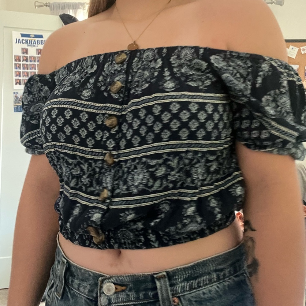 American Eagle Off the Shoulder Tank